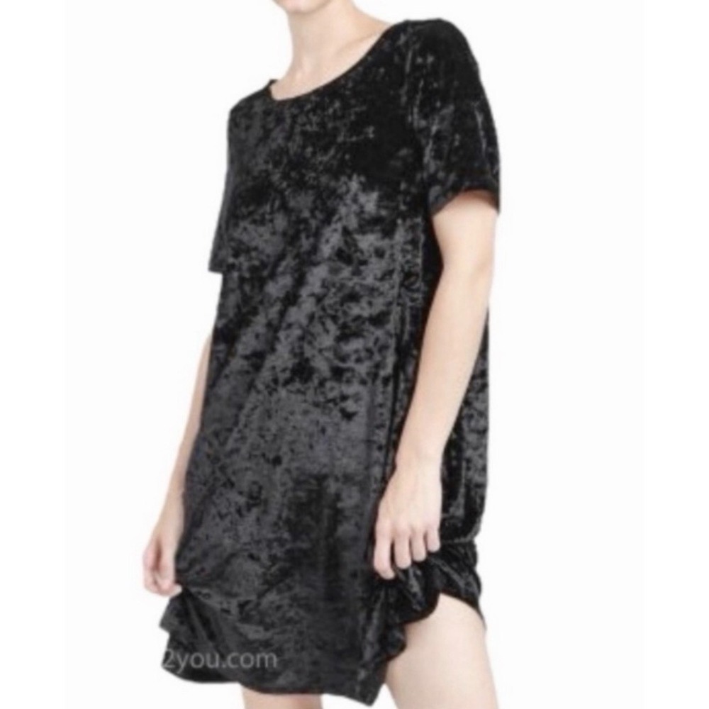 Anthropologie POL Black Crushed Velvet Mini Dress Short Sleeve HWT72 Small